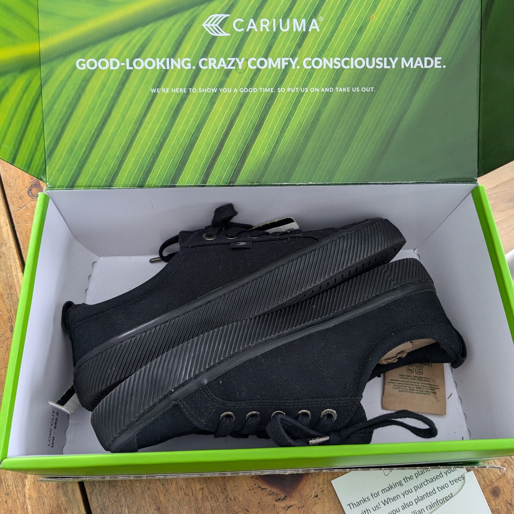 Cariuma Black Canvas Sneakers